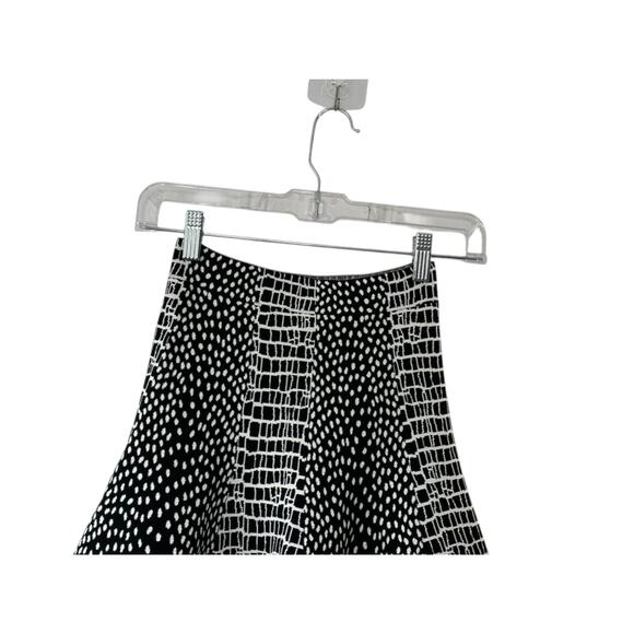 BCBGMaxAzria Black & White Animal Print High Waisted Flared Skirt XXS New - Picture 2 of 6